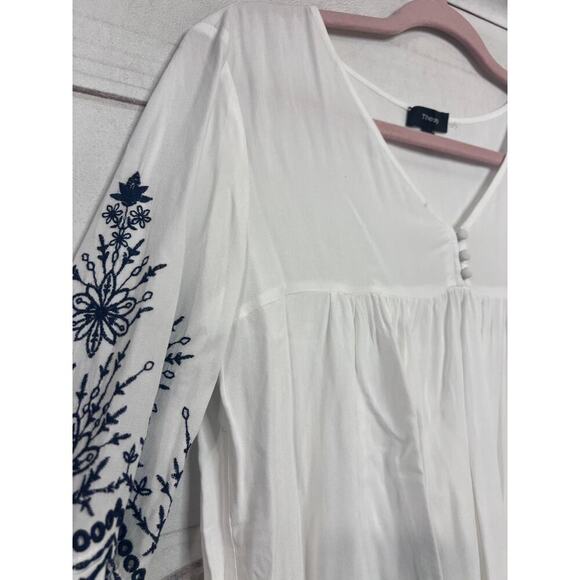 Theory Long Sleeve White Top Size SM Classy Flaws See Photos - Picture 5 of 5